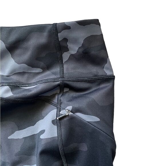 ATHLETA Black Camo Leggings Size Small - Picture 4 of 6